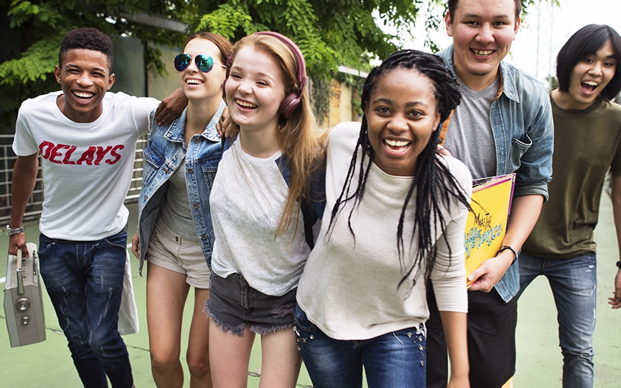 happy-teenagers